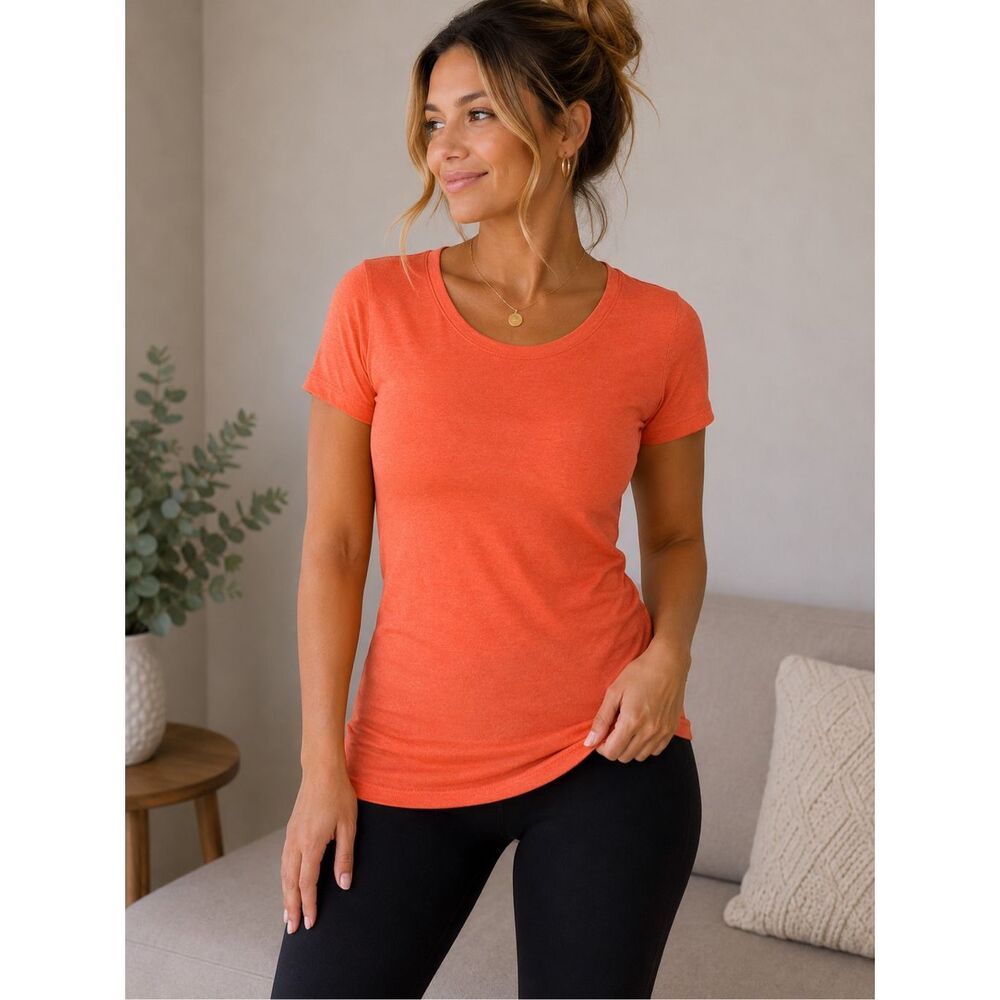 Time & Tru Hot orange Athletic Tee Women’s Size Large Bright Casual Top